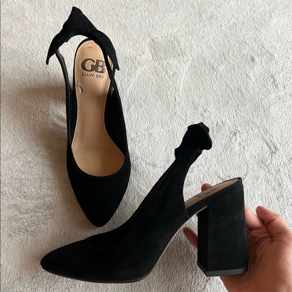 GIANNI BINI Black Suede Strap Bow Heels 🖤 Size 5 (Narrow Feet)